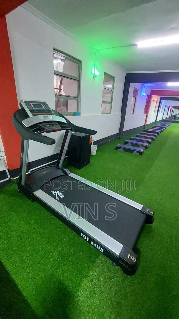 Commercial Treadmills* Commèrcial Tréadmills, Trėadmills>