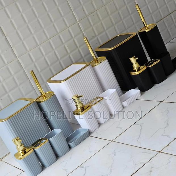 Bathroom Accessories Set - thumbnail 4