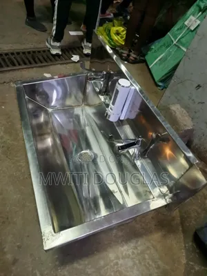 Shinny Hospital Scrub Sink