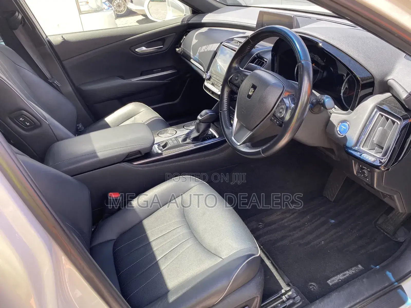 Toyota Crown 2019 White