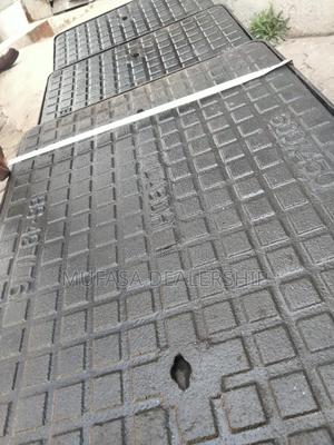 Heavy Duty Cast Iron Manhole Covers - thumbnail 2