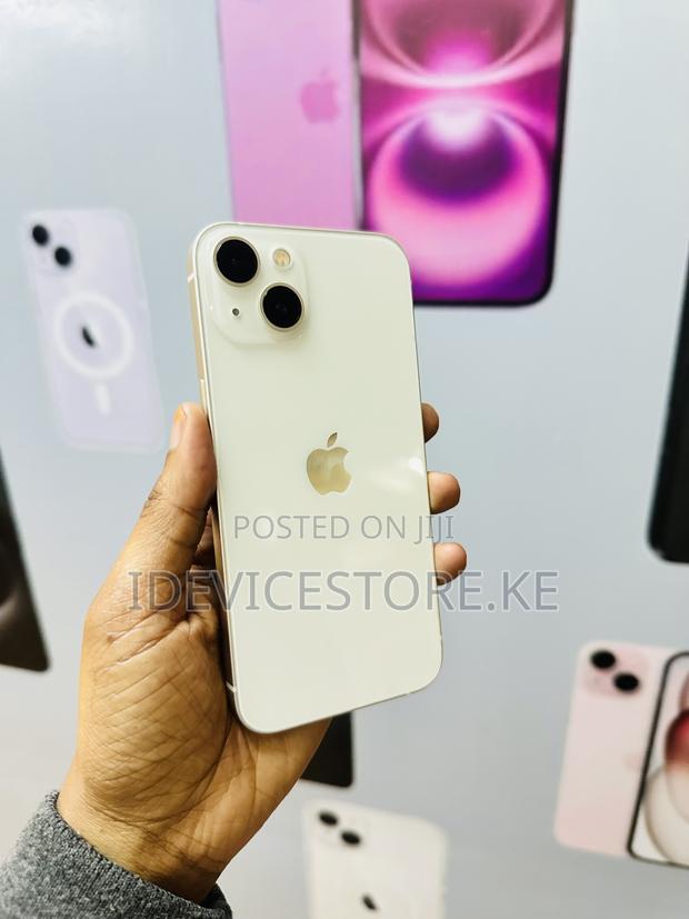 Apple iPhone 13 128 GB Silver - main view