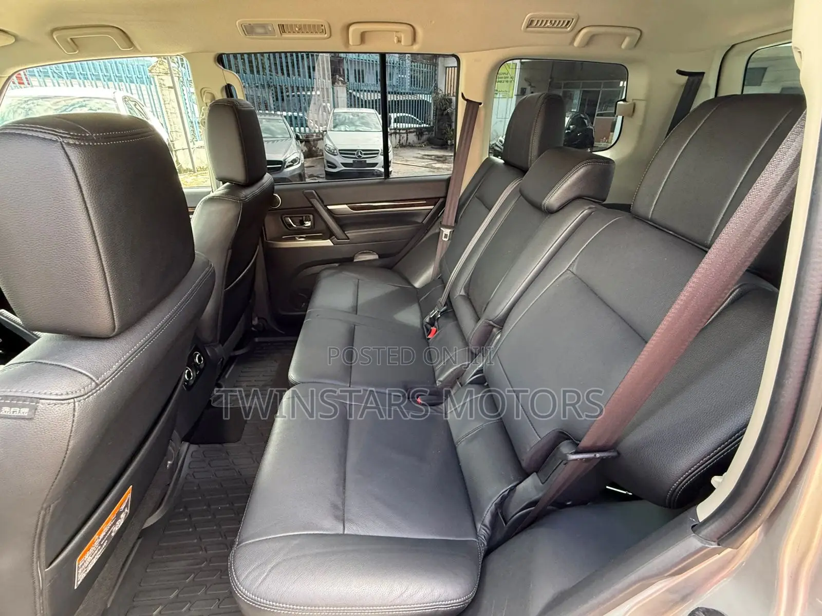 Mitsubishi Pajero V90 3.2 DI-D GLS/GLX 2018 Silver