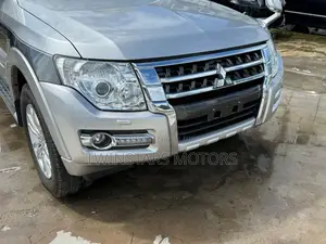 Mitsubishi Pajero V90 3.2 DI-D GLS/GLX 2018 Silver