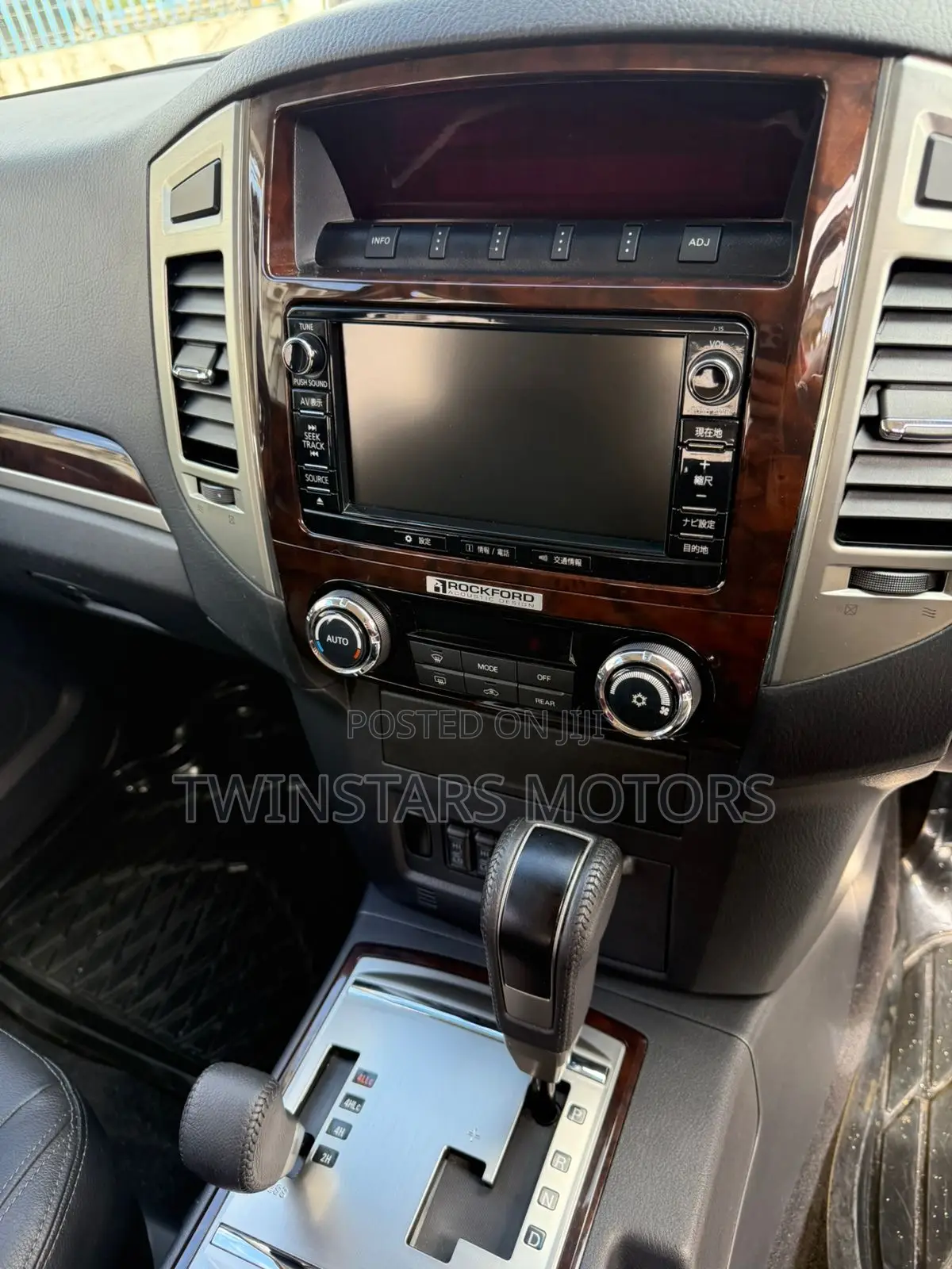 Mitsubishi Pajero V90 3.2 DI-D GLS/GLX 2018 Silver