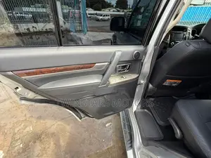 Mitsubishi Pajero V90 3.2 DI-D GLS/GLX 2018 Silver