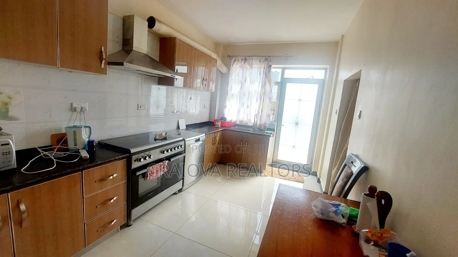 Furnished 3bdrm Apartment in Valley Arcade for rent
