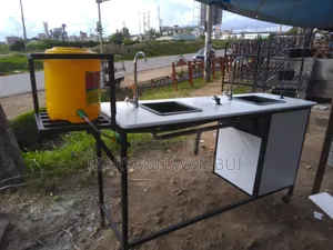Lab Table With Sinks