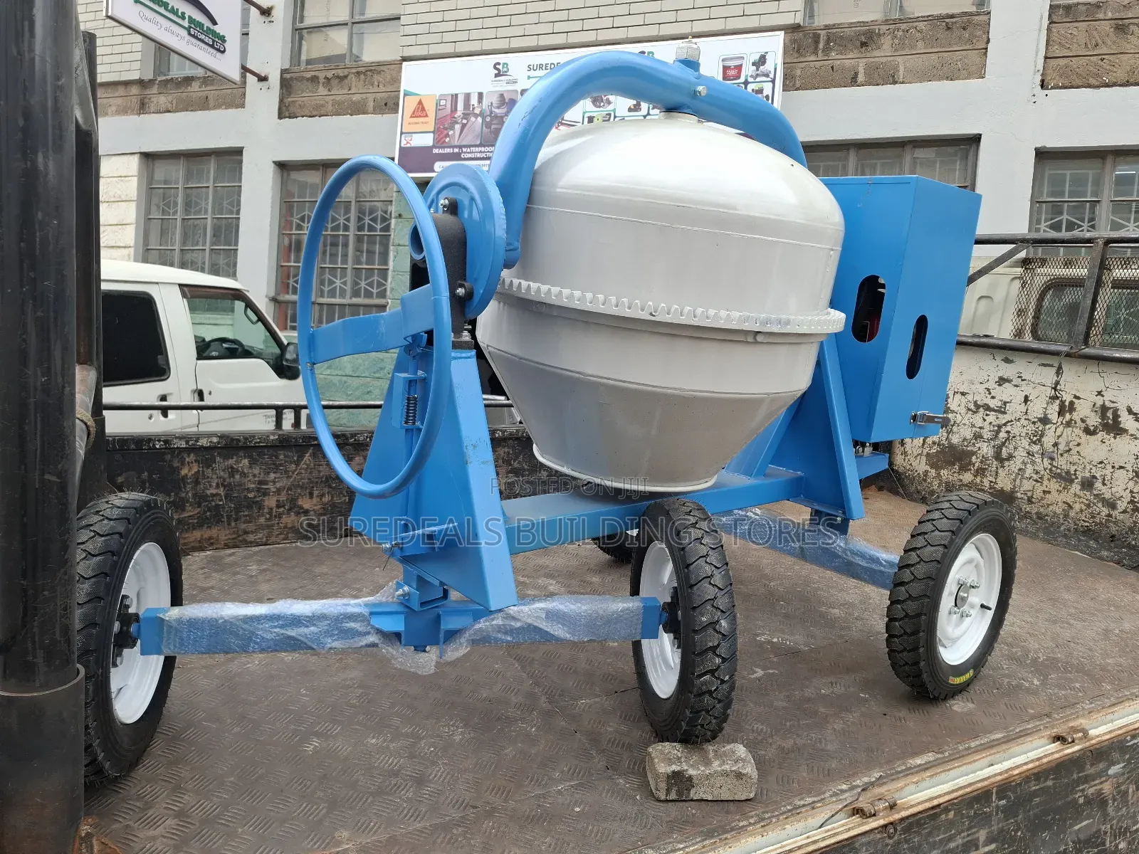 Brand New Concrete Mixer,400ltrs,7hp.