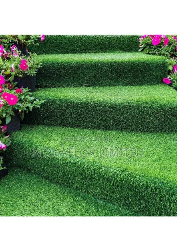 Artificial Grass Carpet – Make Any Space Pop - main view