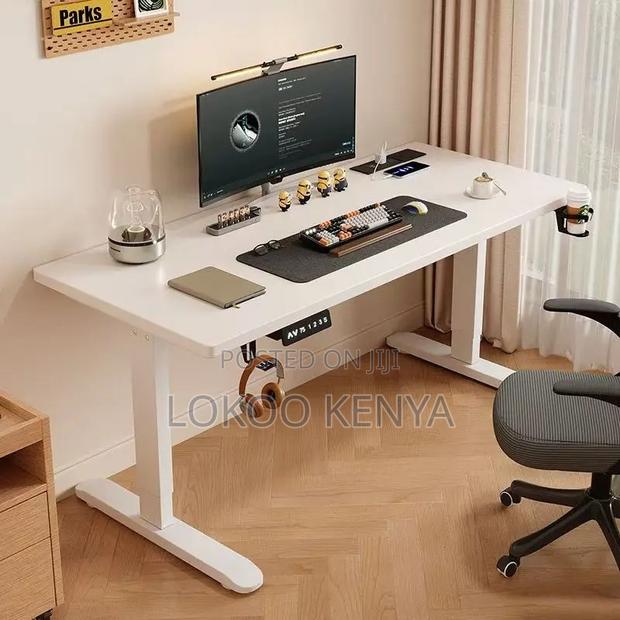 Office Desk: Modern Height Adjustable Office Desk