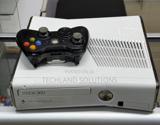 Milk White Xbox 360 Console - thumbnail 3