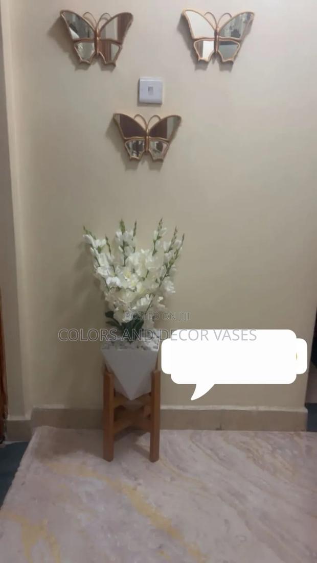 Side Piece Flowers, Vase and Stand - main view