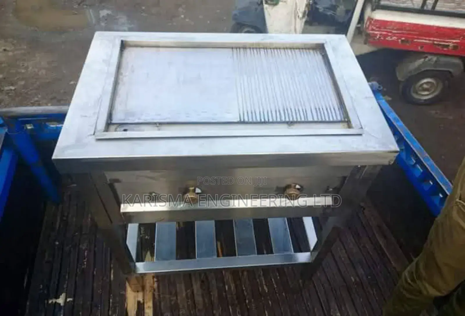 Stainless Steel Griddle With an Undershelf