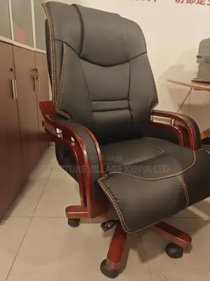 Office Chair: Manager Supervisor Chair -Luxury Wooden Arm