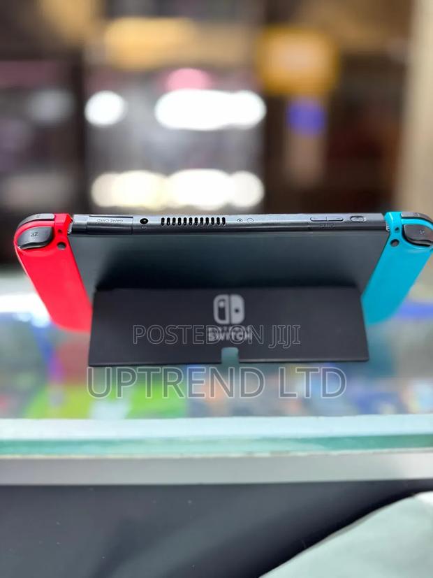 Almost New Nintendo Switch Oled With 20 Latest Games - thumbnail 3