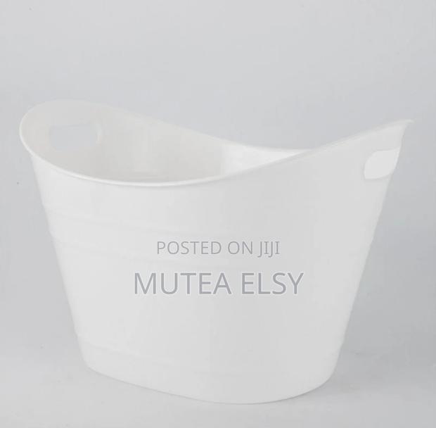 Large Capacity White Ice Baucket - thumbnail 2