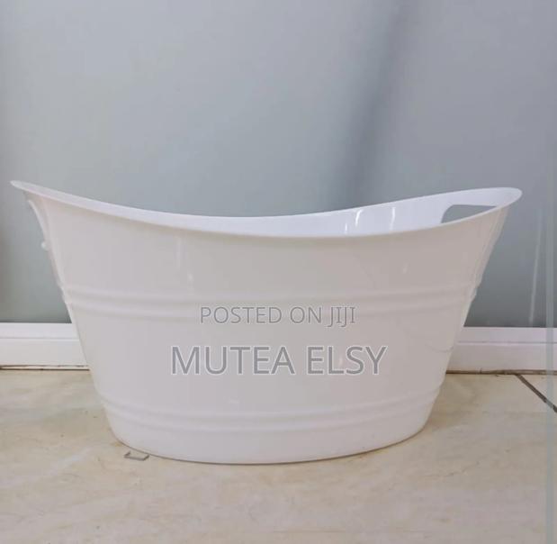 Large Capacity White Ice Baucket - thumbnail 3