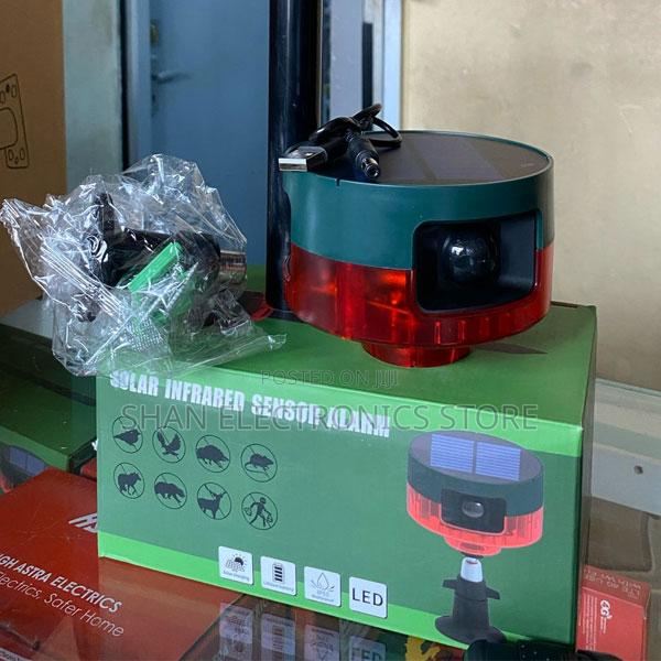 3 Work Modes Strobe Light With Remote for Home and Garden - main view