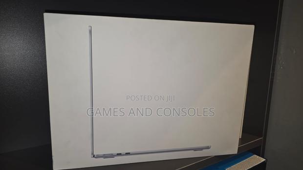 New Laptop Apple MacBook Air 16GB Apple M4 SSD 256GB