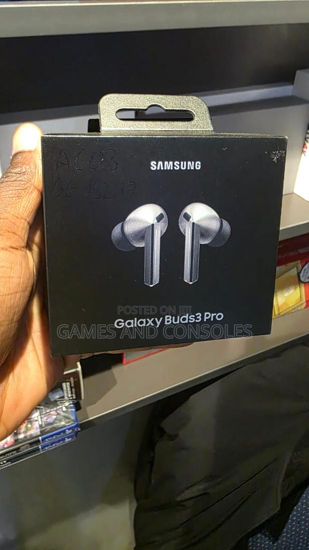 Samsung Galaxy Buds 3 Pro - main view