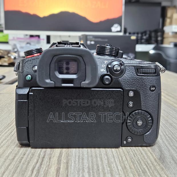 Panasonic Lumix Gh5 Ii Mirrorless Camera (Body Only) - thumbnail 2