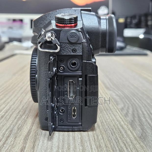 Panasonic Lumix Gh5 Ii Mirrorless Camera (Body Only) - thumbnail 4