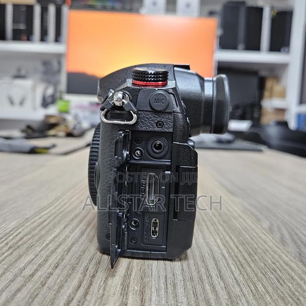 Panasonic Lumix Gh5 Ii Mirrorless Camera (Body Only) - thumbnail 6