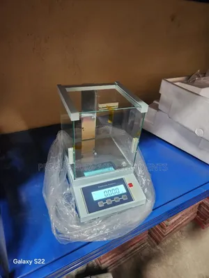Digital Electronic Weighing Balance.