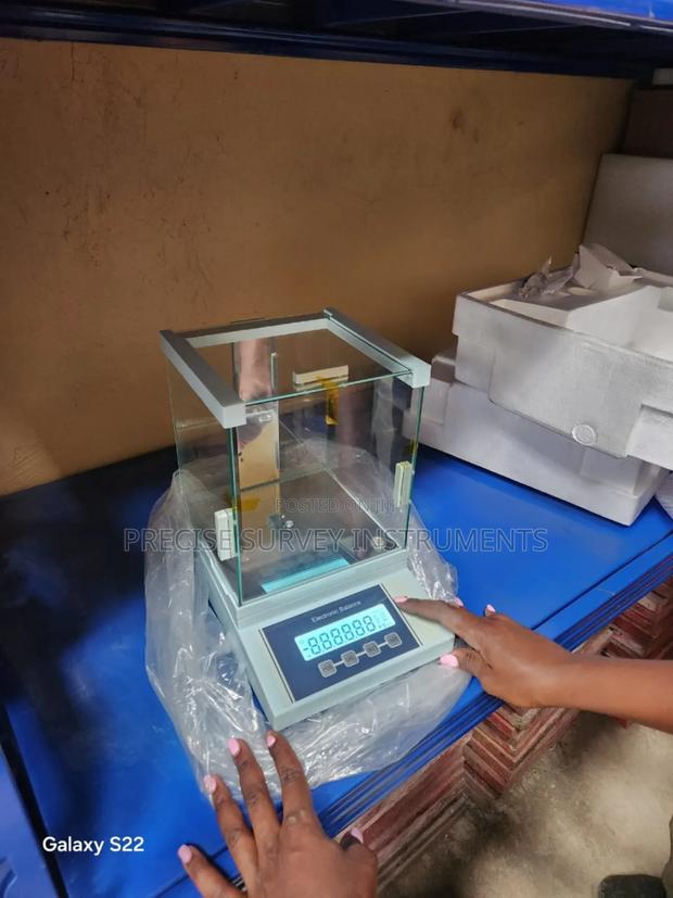 Electronic Balance for Lab and Industry - main view