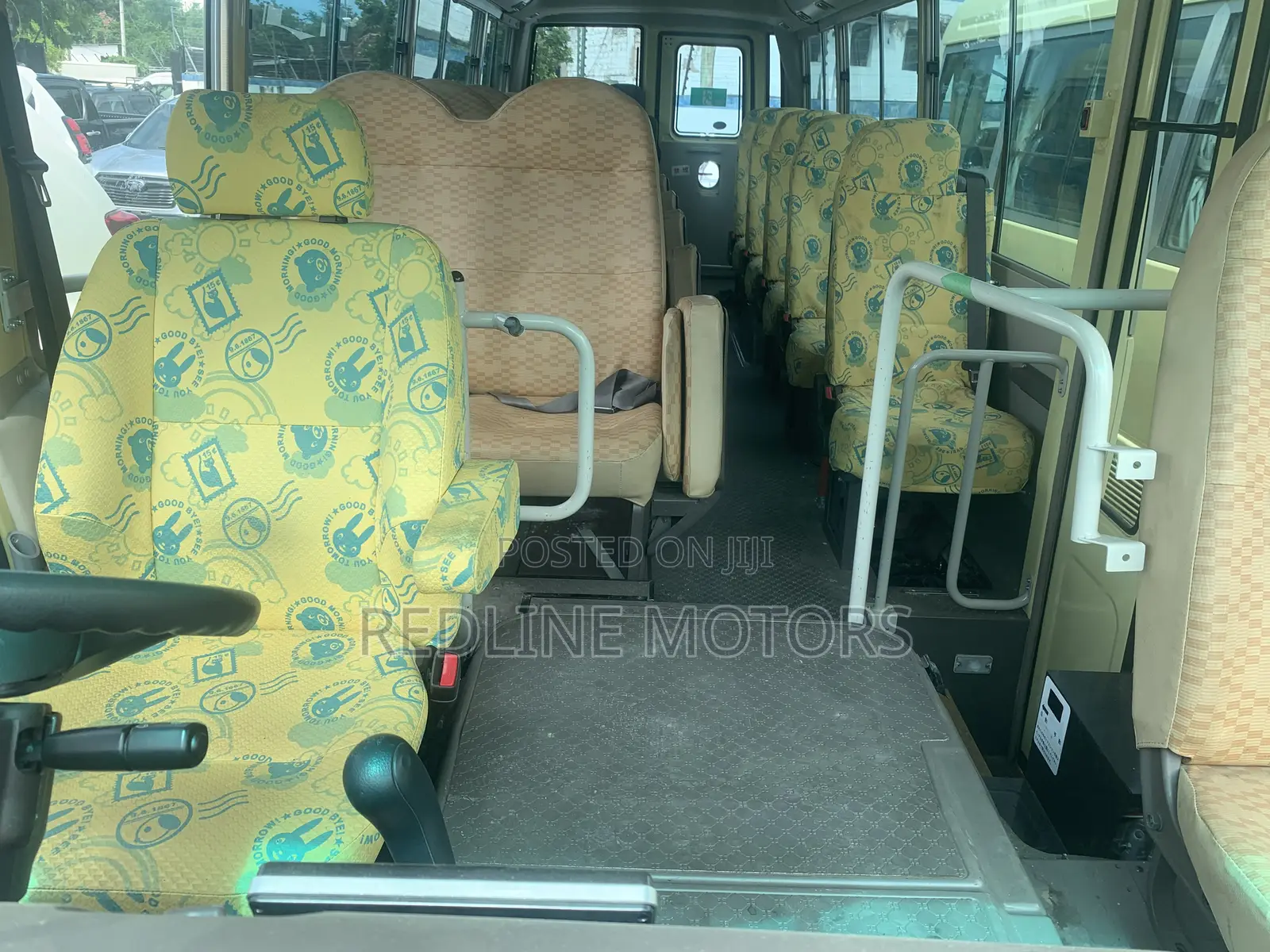 Mitsubishi Fuso Rosa 2019 Yellow