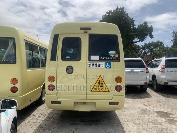 Mitsubishi Fuso Rosa 2019 Yellow - thumbnail 6