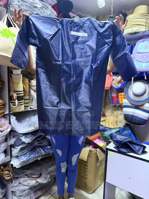 Size 33 Kids Rain Coats (For Age 4 To 7yrs)