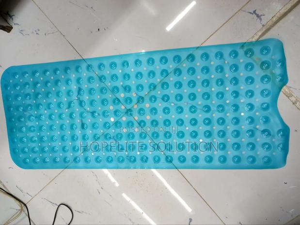 Silicon Antslip Bathroom Mat - thumbnail 2
