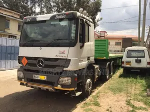 Trailer. At Hand for Transport