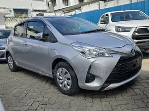 Toyota Vitz 1.5 FWD Hybrid 5dr 2018 Silver
