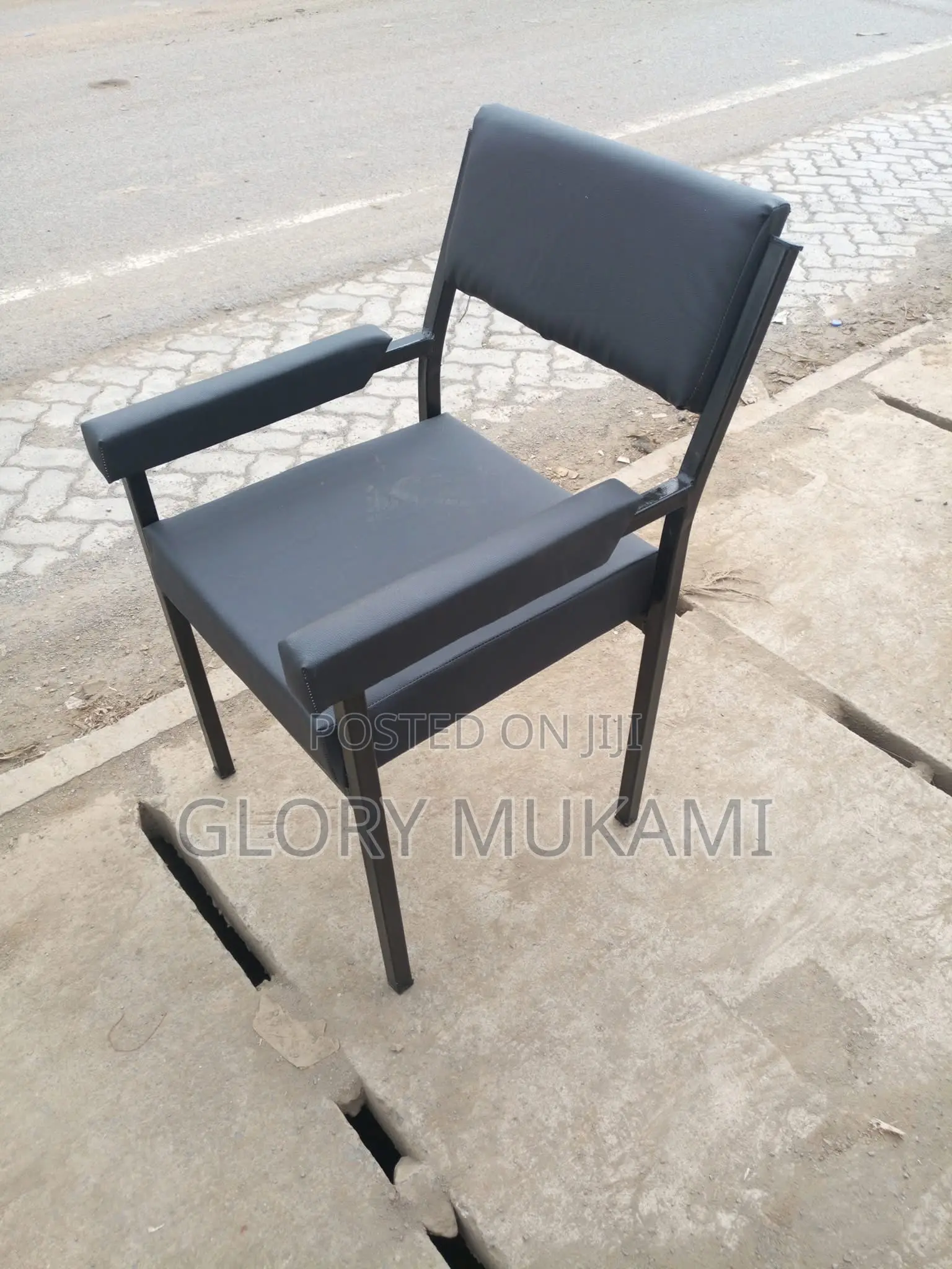 Black Office Chair With Arm