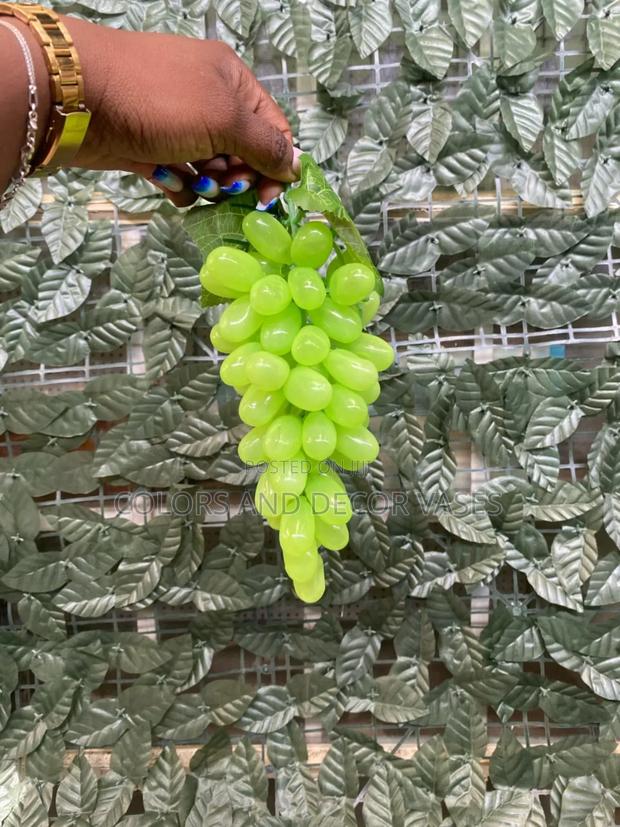 Green Big Grapes - main view