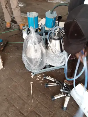 Stainless Steel Durable Milking Machine
