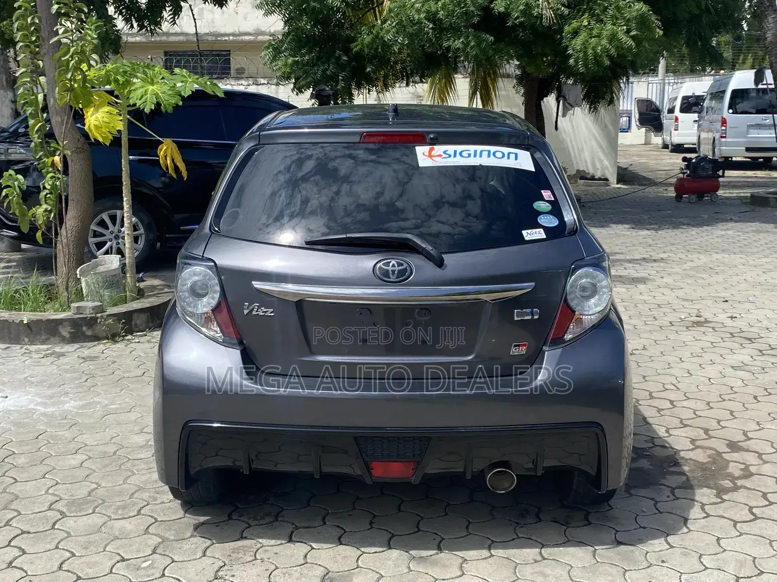 Toyota Vitz 2018 Gray