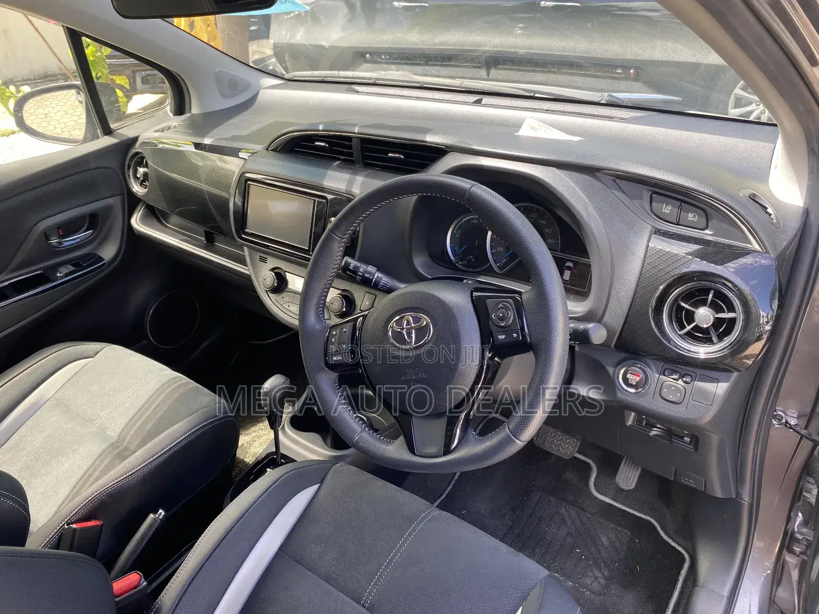 Toyota Vitz 2018 Gray