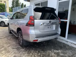 Toyota Land Cruiser Prado 2.8 2018 Silver