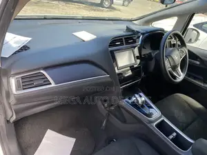 Honda Fit Shuttle 2018 White