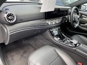 Mercedes-Benz E300 2018 Black