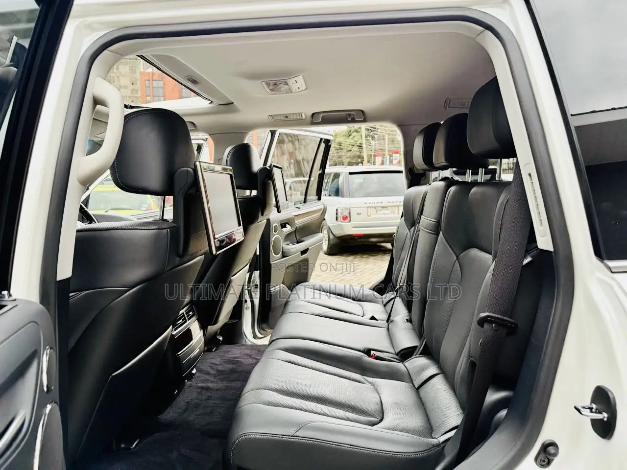 Lexus LX 570 (5 seats) AWD 2018 White