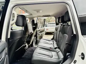 Lexus LX 570 (5 seats) AWD 2018 White