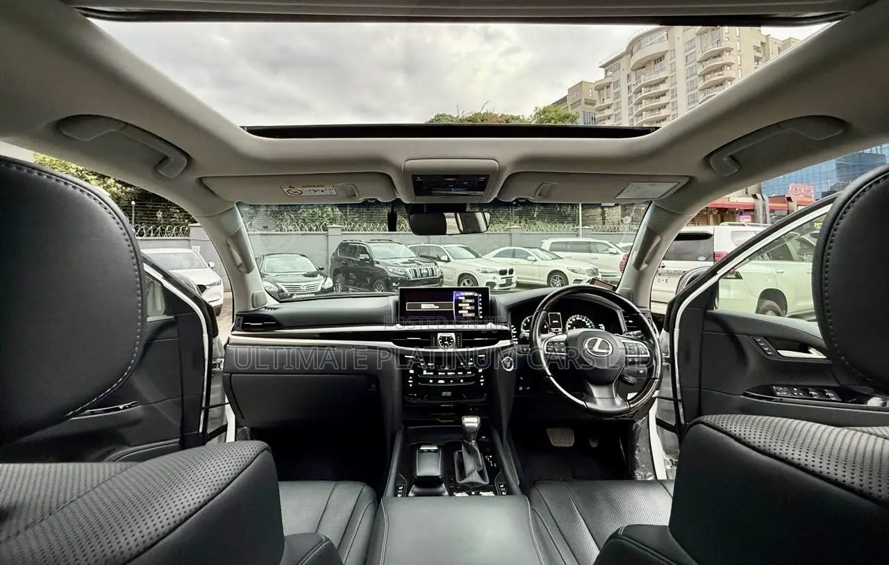 Lexus LX 570 (5 seats) AWD 2018 White