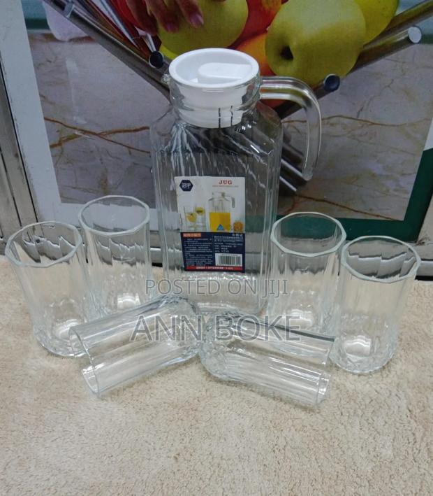 *7 Piece Water/Juice Set*.
Set Consi