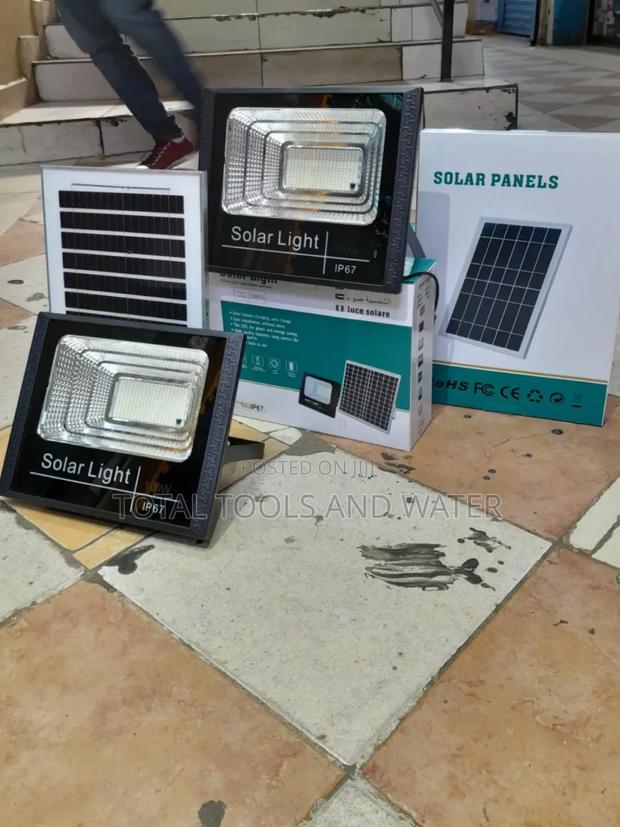 New Solar Flood Light 100w With Intelligence Control - main view