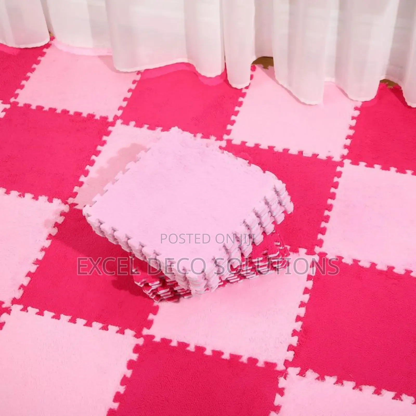 Luxury Vinyl-Top Interlocking Mats